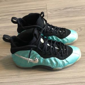 Nike Air Foamposite “Island Green” Sneakers